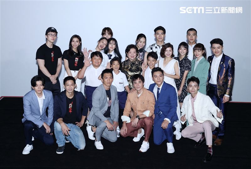 「國片一起起飛」全體演員大合照。（記者邱榮吉/攝影）