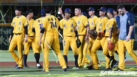 ▲中信兄弟奪得上半季冠軍。（圖／記者王怡翔攝影）