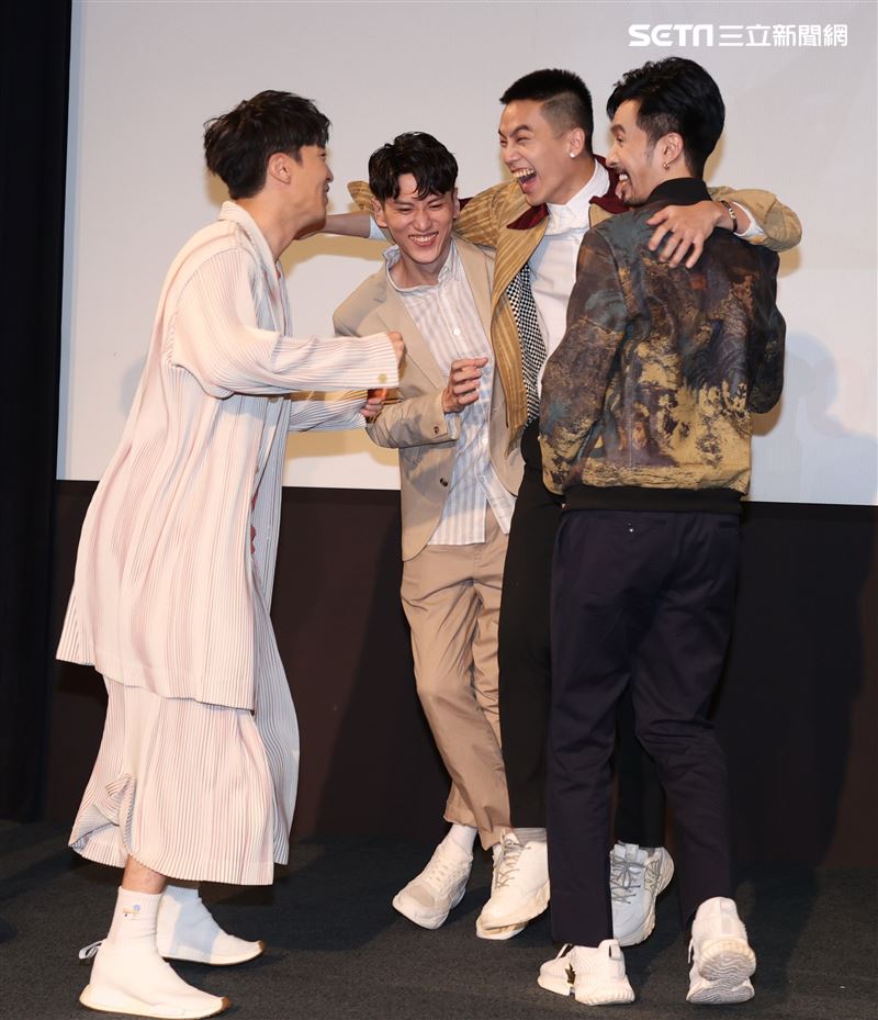 我的青春沒在怕演員左起吳翔震、侯彥西、王家梁、唐禹哲、張彥名、徐謀俊、孫沁岳。（記者邱榮吉/攝影）