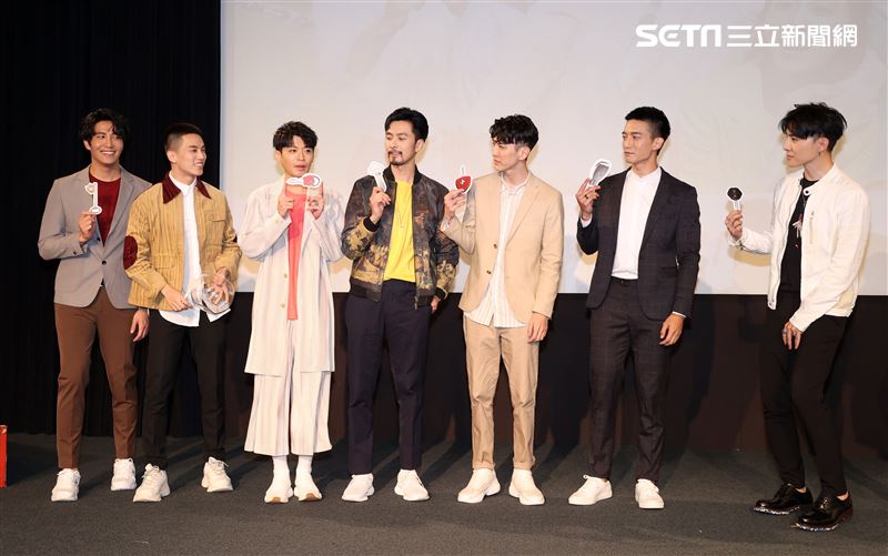我的青春沒在怕演員左起吳翔震、侯彥西、王家梁、唐禹哲、張彥名、徐謀俊、孫沁岳。（記者邱榮吉/攝影）