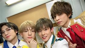 山本裕典（右）所演舞台劇群聚集體確診感染。（圖／翻攝自IG）