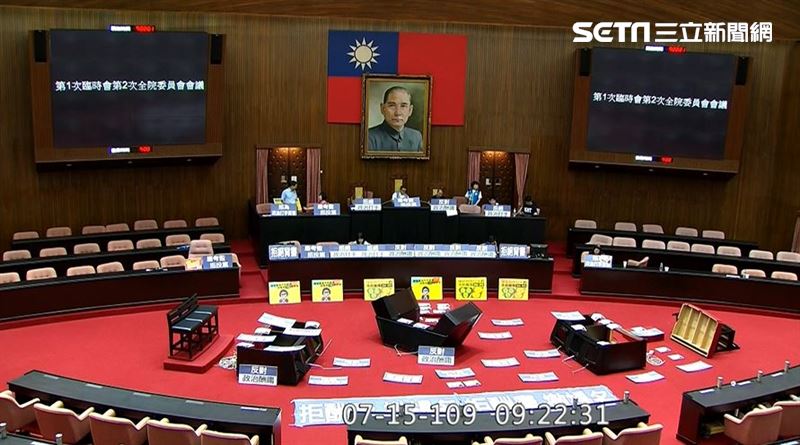 藍委佔議場不退　柯建銘：決戰禮拜五