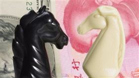 紐約時報14日分析，兩國難跨意識型態鴻溝，新冷戰正在成形，無論美國總統大選結果如何，都難以撼動美中對抗格局。（中央社檔案照片）