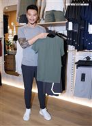 王陽明、蔡詩芸攜手出席運動品牌開幕，甜蜜分享熱汗生活方式。（記者邱榮吉/攝影）