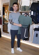 王陽明、蔡詩芸攜手出席運動品牌開幕，甜蜜分享熱汗生活方式。（記者邱榮吉/攝影）