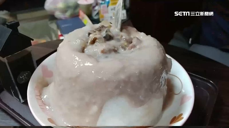 20公分芋泥山爆漿　顧客：口感太強