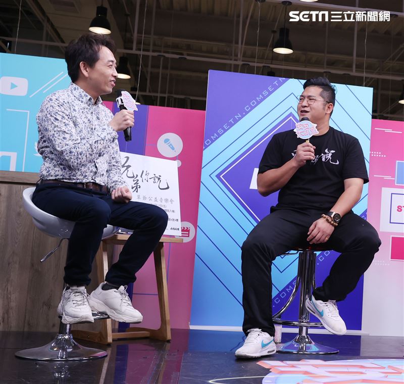 草爺安安大明星。（記者邱榮吉/攝影）