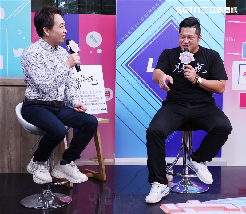 草爺安安大明星。（記者邱榮吉/攝影）