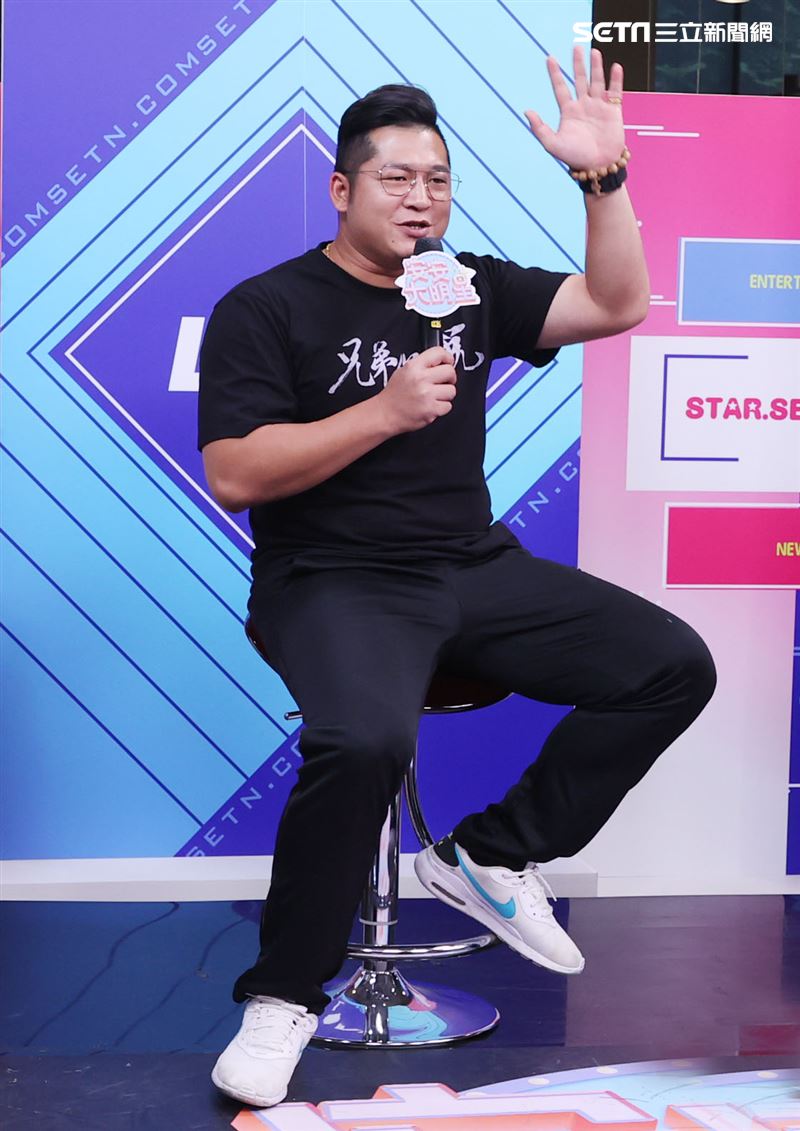 草爺安安大明星。（記者邱榮吉/攝影）