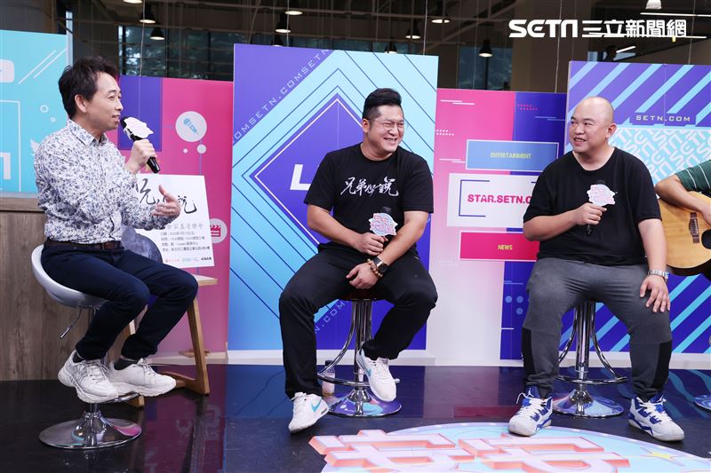 草爺安安大明星。（記者邱榮吉/攝影）