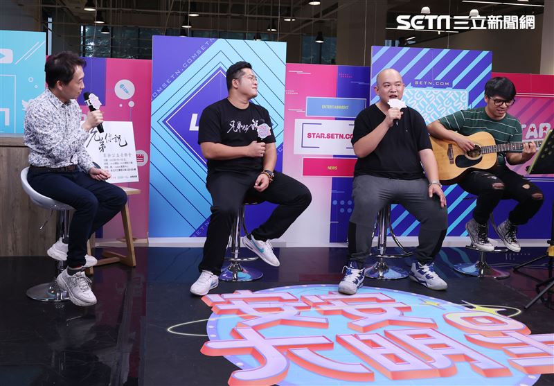 草爺安安大明星。（記者邱榮吉/攝影）