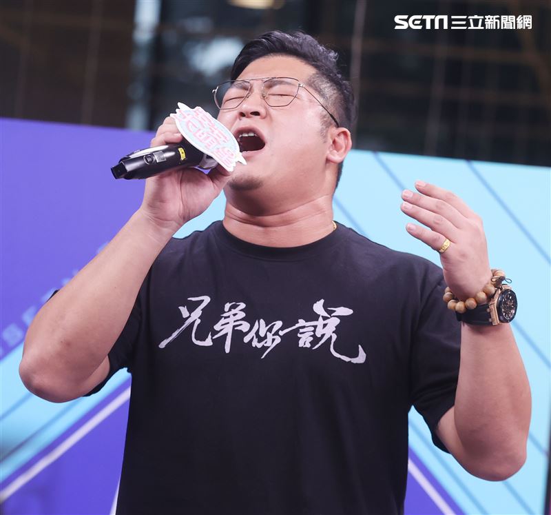 草爺安安大明星。（記者邱榮吉/攝影）