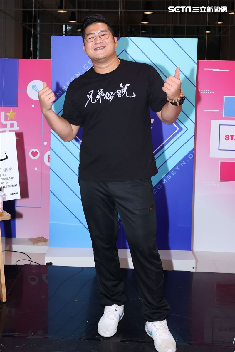 草爺安安大明星。（記者邱榮吉/攝影）