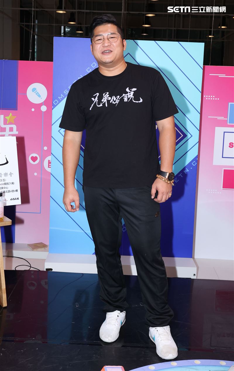 草爺安安大明星。（記者邱榮吉/攝影）