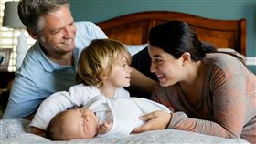 早婚,舅公,外甥,單身,全家福(翻攝自 Pixabay)