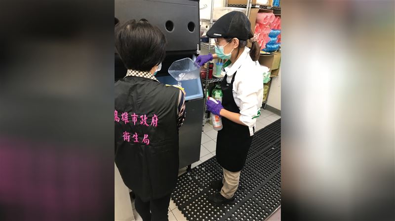 高市稽查飲品　鹽埕知名茶行農藥超標