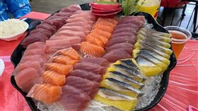 超豪奢60片生魚片僅300元！店址曝光　2萬人暴動了，圖／翻攝自爆廢公社二館