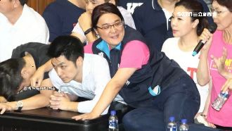 范雲控騷擾　陳玉珍諷：怕熱不要進廚