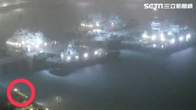 台中港,計程車,小黃,墜海　翻攝畫面