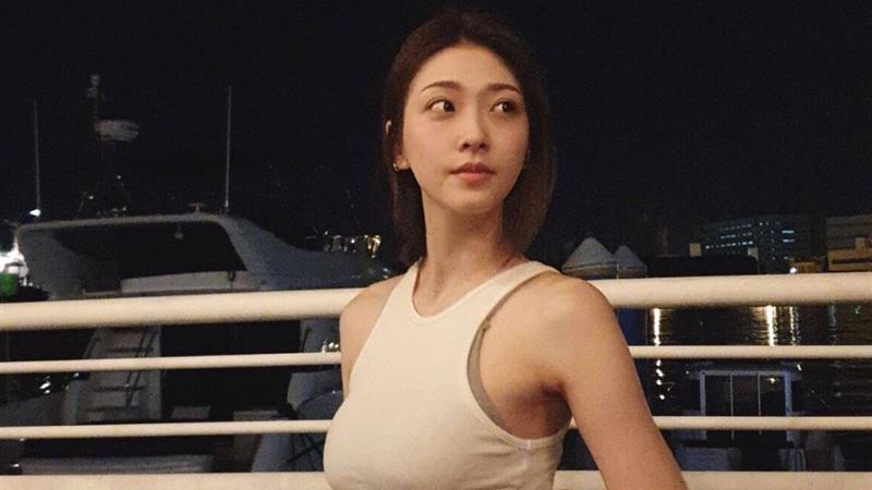 實踐妹狂被戳屁股　一摸沾滿濕黏液體