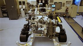 美國國家航空暨太空總署將於7月30日發射最先進火星探測車「毅力號」，前進35億年前曾為河流三角洲的區塊，探尋古微生物的遺跡。（圖取自twitter.com／NASAPersevere）