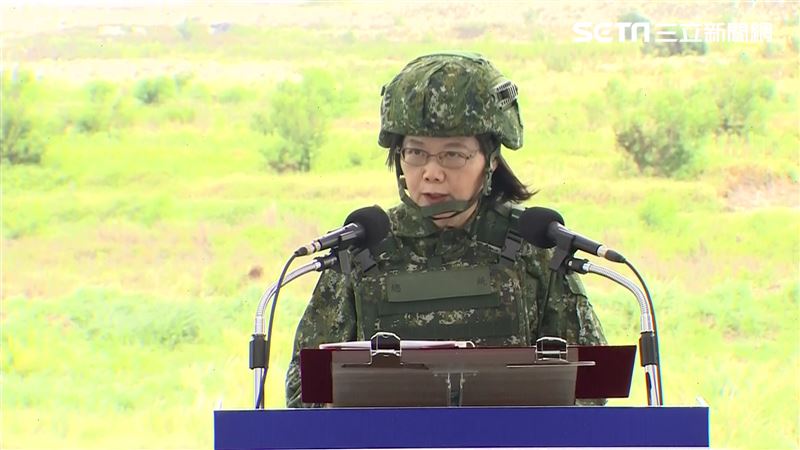 2飛官迫降殉職　小英今早赴醫院慰問