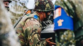 「同心31號演習」16日首次執行105公厘榴彈砲實彈射擊（國防部提供）