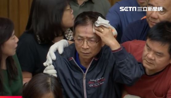 血濺立院！藍綠開打　賴士葆頭部流血