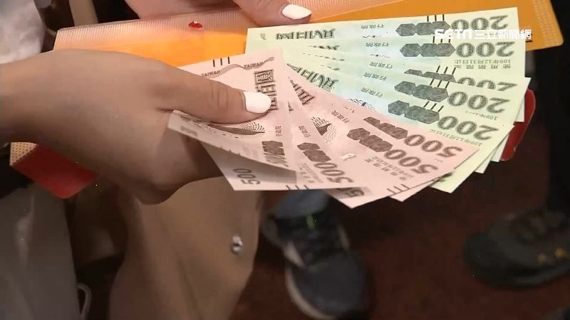 男敲ibon怒譙3原因　女店員爆哭