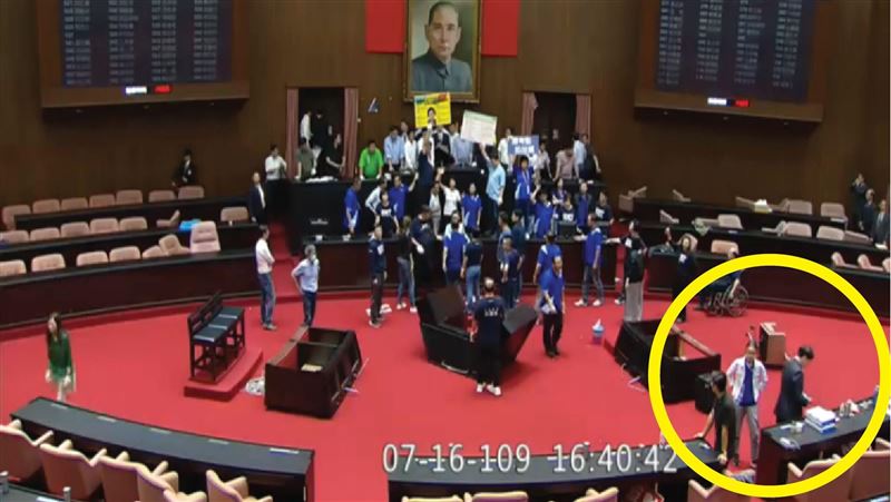 藍營控沒發表決卡…立法院一圖揭真相