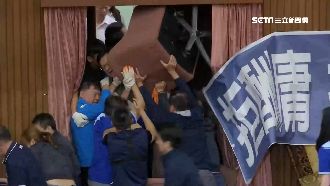 不敵人數優勢　戰神蔣萬安被綠委拉走