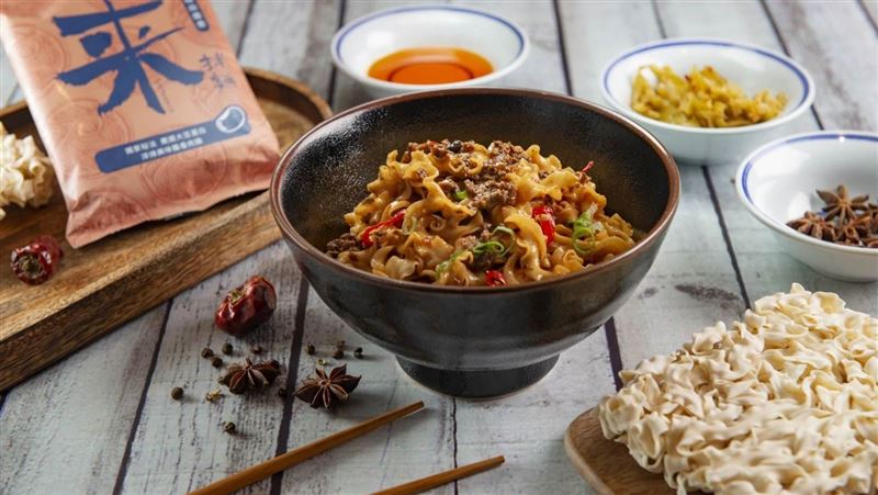 椒麻醬香風味！漢來第一支拌麵今上市