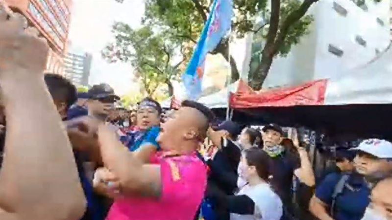 杏仁哥率眾立院抗議　與警爆激烈衝突