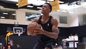 NBA／軟豆不軟了！豆總練出大肌肌
NBA,洛杉磯湖人,Rajon Rondo,重訓,肌肉,豆總,軟豆
翻攝自推特