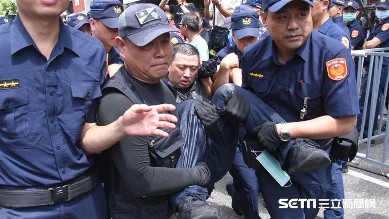 藍營抗議太激烈！警察昏迷緊急送醫