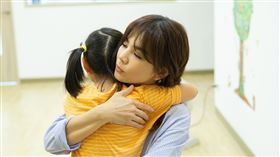 天后陳嘉樺（Ella）應愛最大慈善光協會之邀，響應「失依兒學費救助計畫」視覺提供：愛最大慈善光協會提供