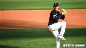 NC恐龍投手王維中。 （圖／記者林敬旻攝）
