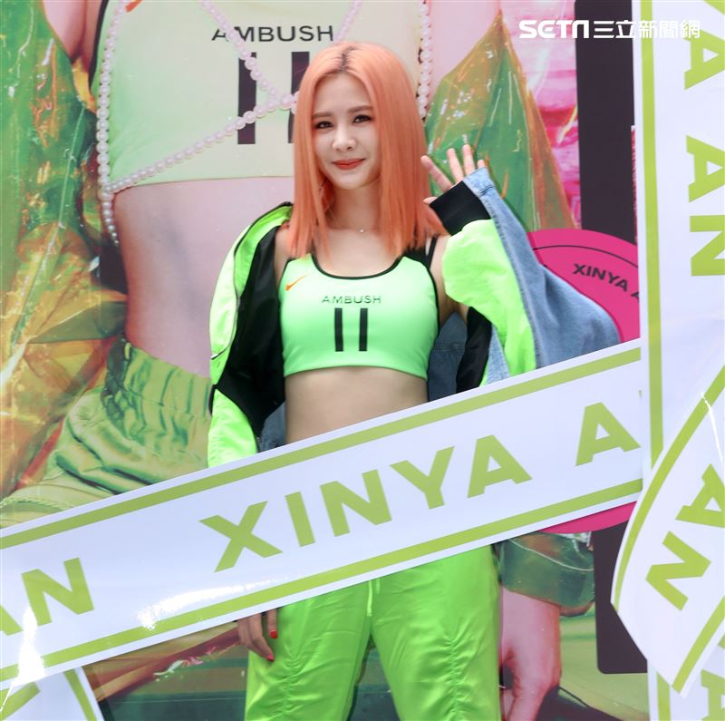 安心亞「愛得起」新專輯預購。（記者邱榮吉/攝影）