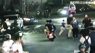 2少年圍毆外送員　騎車逃竄囂張蛇行