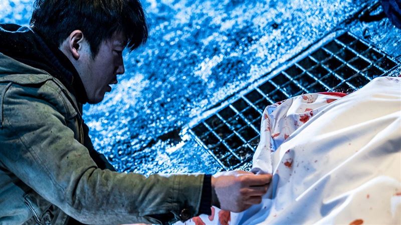 路人喊：車窗上有顆女生頭…男星嚇瘋