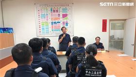台北市警察局長陳嘉昌前往中山二派出所慰勤。（圖／翻攝畫面）