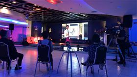 廣達游藝獎決賽　海外參賽者線上問答由廣達文教基金會主辦的第11屆廣達游藝獎，今年受武漢肺炎疫情影響，在符合中央流行疫情指揮中心規範下，初賽以線上影音進行，複賽和決賽提供網路直播，以減少現場觀眾人數，海外參賽者則採線上和評審問答。中央社記者陳至中台北攝　109年7月18日