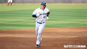 ▲富邦悍將外野手高國輝敲出2分砲。（圖／記者劉彥池攝影）