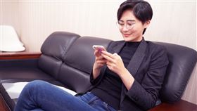 ▲賴品妤昨(19)日在臉書PO文，曝光自己辦公的照片（圖／翻攝自賴品妤臉書）