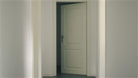 房門，開門，房間，靈異，回家，闖空門（示意圖／翻攝自Pixabay）