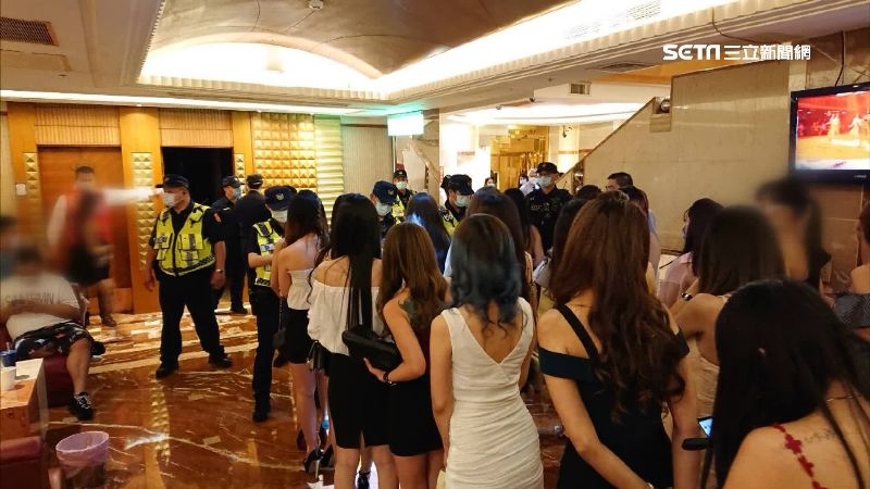 中警局執行安城專案　酒店小姐排排站