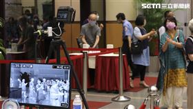 曹雅雯演唱會前量體溫、全場戴口罩。（圖／記者林聖凱攝影）