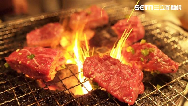 衝林口！Pizza炸雞、燒肉吃到飽