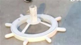 夜市違法搶先營業 海盜船裝飾掉險砸童