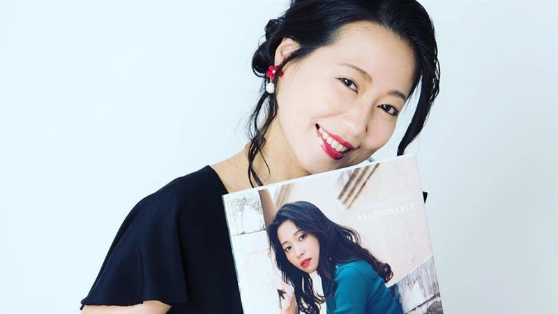 女星失婚下海！全裸露毛寫真滯銷虧慘
